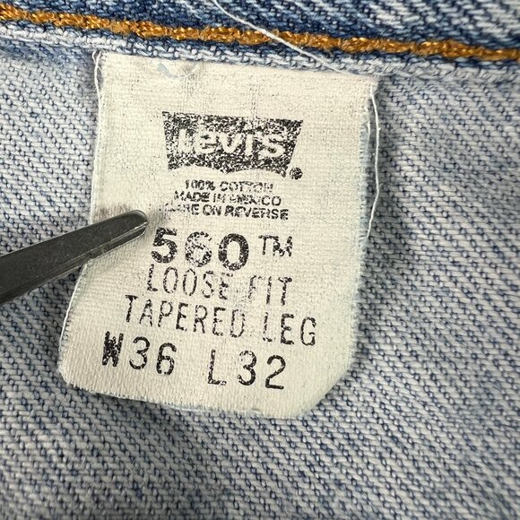 Y2K Levi's Jeans Mens 35x31* 560 Loose Tapered Blue Faded Cotton Denim Tag 36x32 - Picture 8 of 16